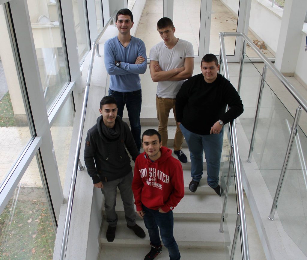 Калоян Христов, Мартин Николов, Петър Николаев, Йордан Катинов и Витан Лалев - екипът на "ЕпицентърНАГ"