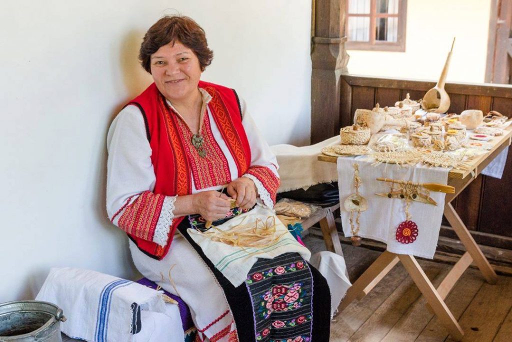 Плетене с беленица © ЕМО "Етър" 