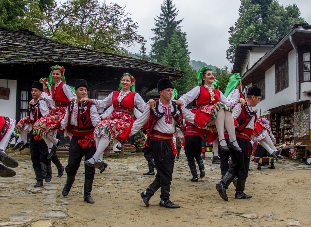 Фолклорен ансамбъл "Сивек" - Габрово
