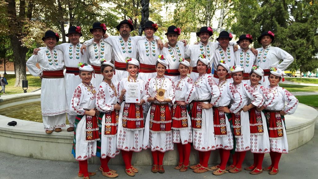 Ансамбъл "Сивек" с първо място от националния фолклорен фестивал "На хорото под тепето". Изображение: Пламен Николов