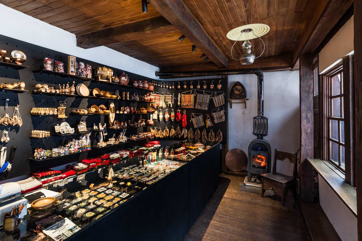 Търговски дюкян на ЕМО "Етър"