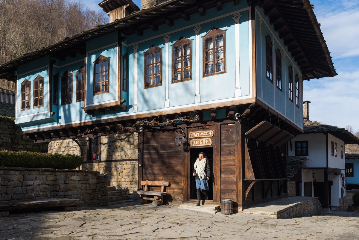 Сакова къща. Търговски дюкян на ЕМО "Етър"