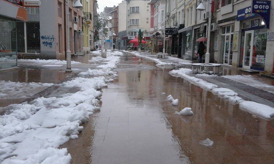 Сняг заваля в Габрово на 20 април 2017