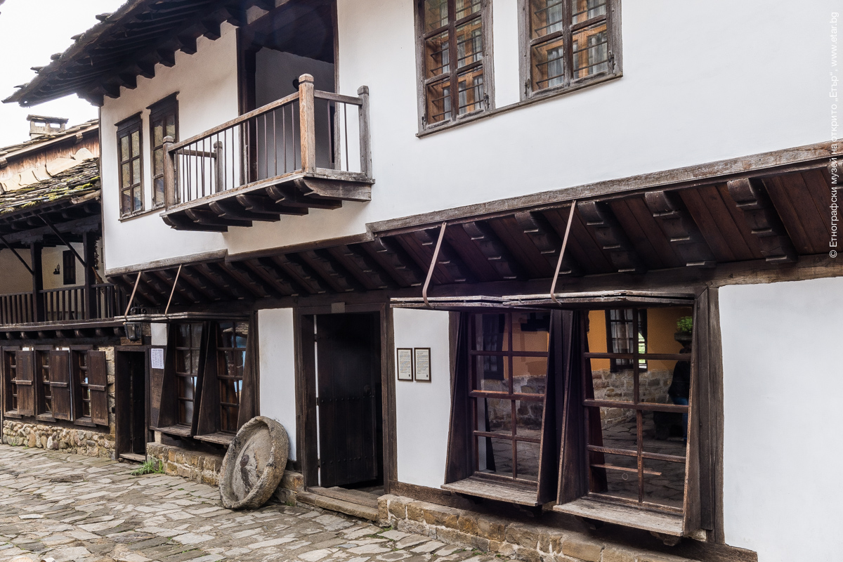 Къщата с шарланджийска работилница в ЕМО "Етър"