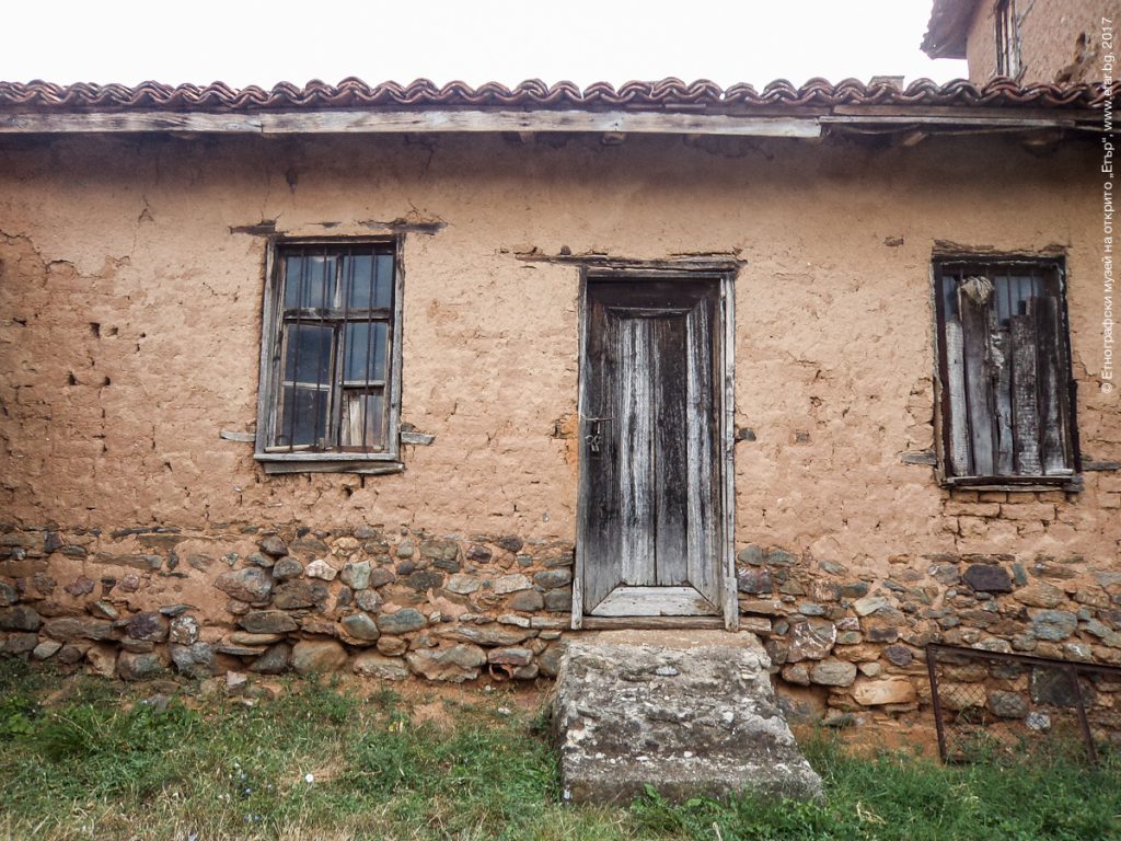 Работилницата за шарлан в село Мандрица 