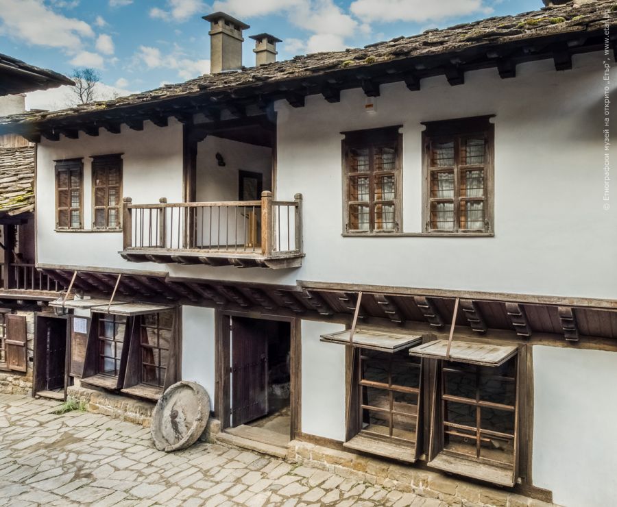 Шарланджийска работилница в ЕМО "Етър"