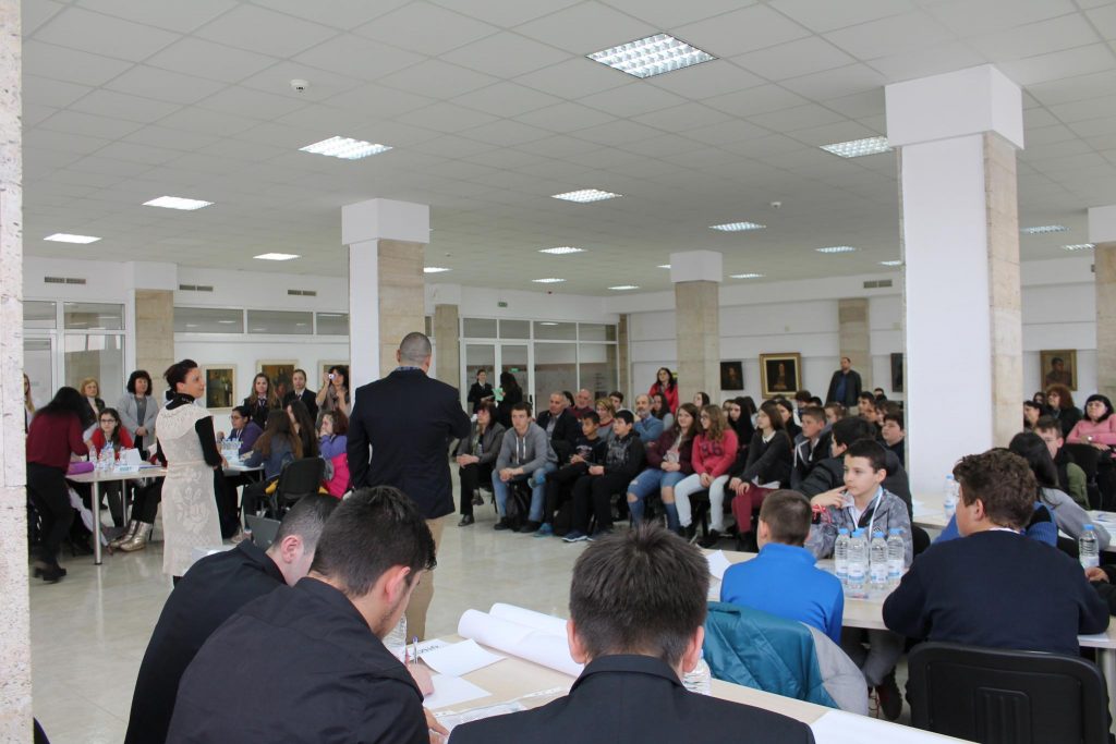 Събитие с ученици от Габрово за Световната седмица на парите