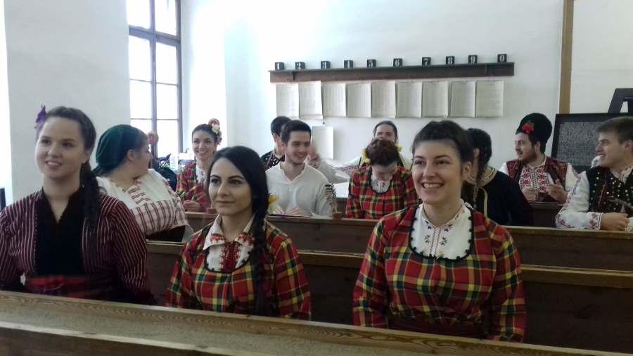 Група студенти от Университета по архитектура, строителство и геодезия (УАСГ) в София заснеха филма "ХАОС 21: Заверка или смърт" в Националния музей на образованието © НМО