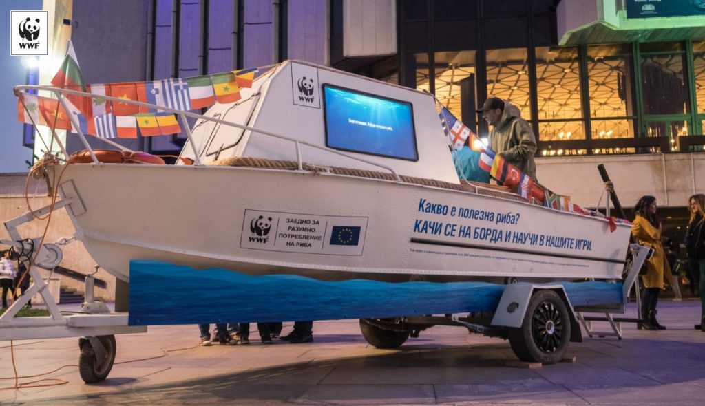 Рибарското корабче на WWF, част от кампанията "Риба и за в бъдеще" © WWF