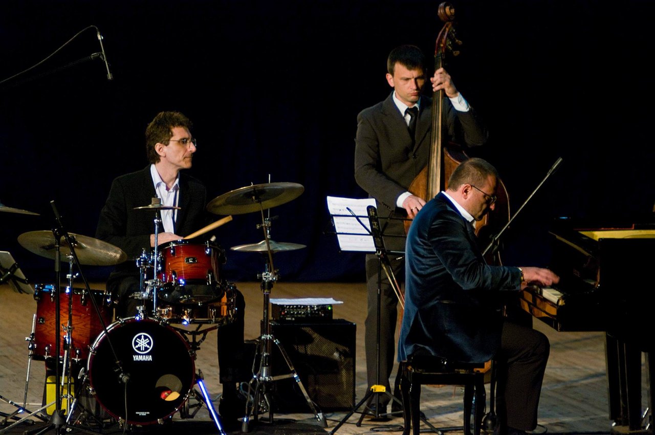 Ангел Заберски трио